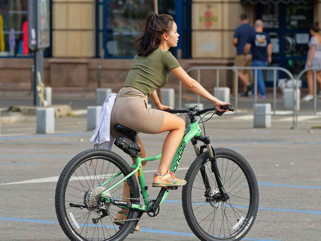 Best Bikes with Integrated Phone Holders