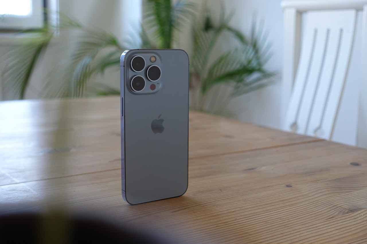 Why Choose a Card Holder Phone Case?