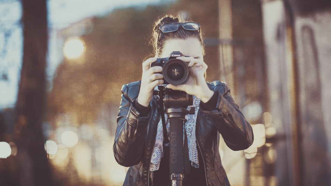 Why Use a Tripod Phone Holder?