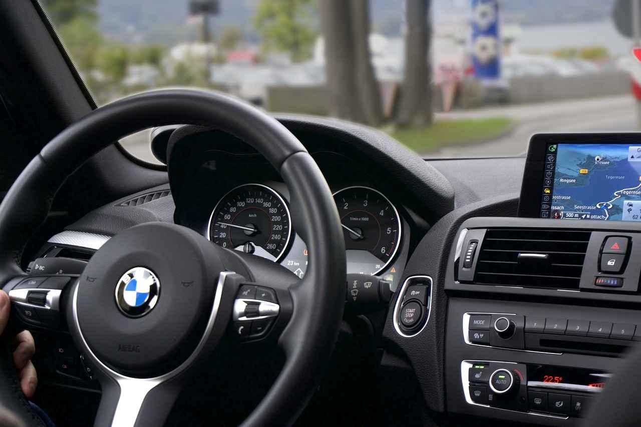 Why Use a Car Phone Holder?