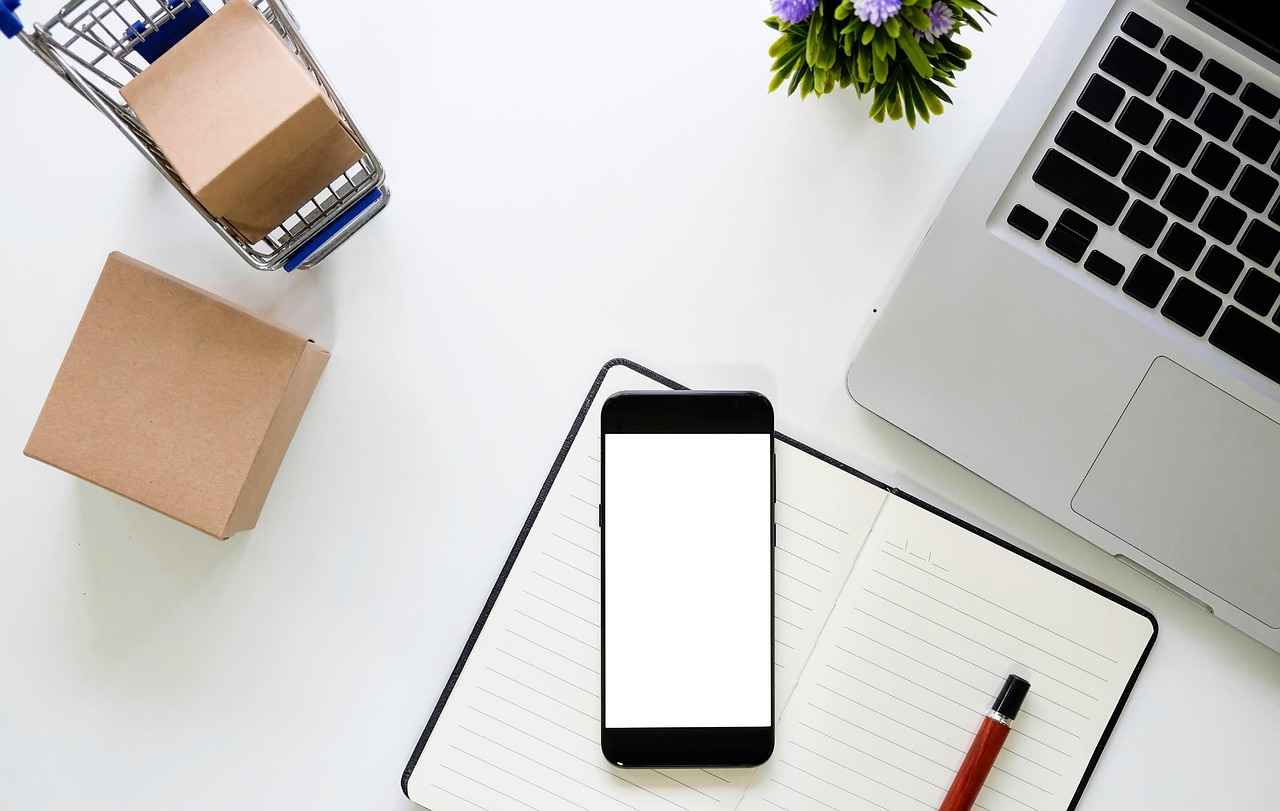 Best Desk Cell Phone Holders on the Market