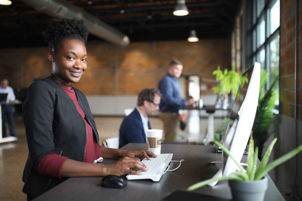 Why Use a Desk Phone Holder?