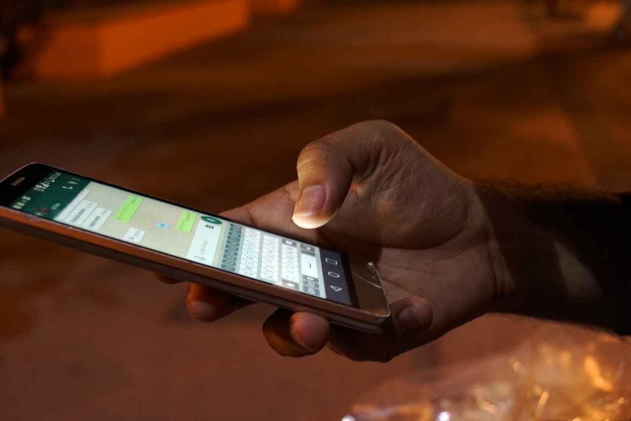 What Are Hand Holders for Mobile Phones?