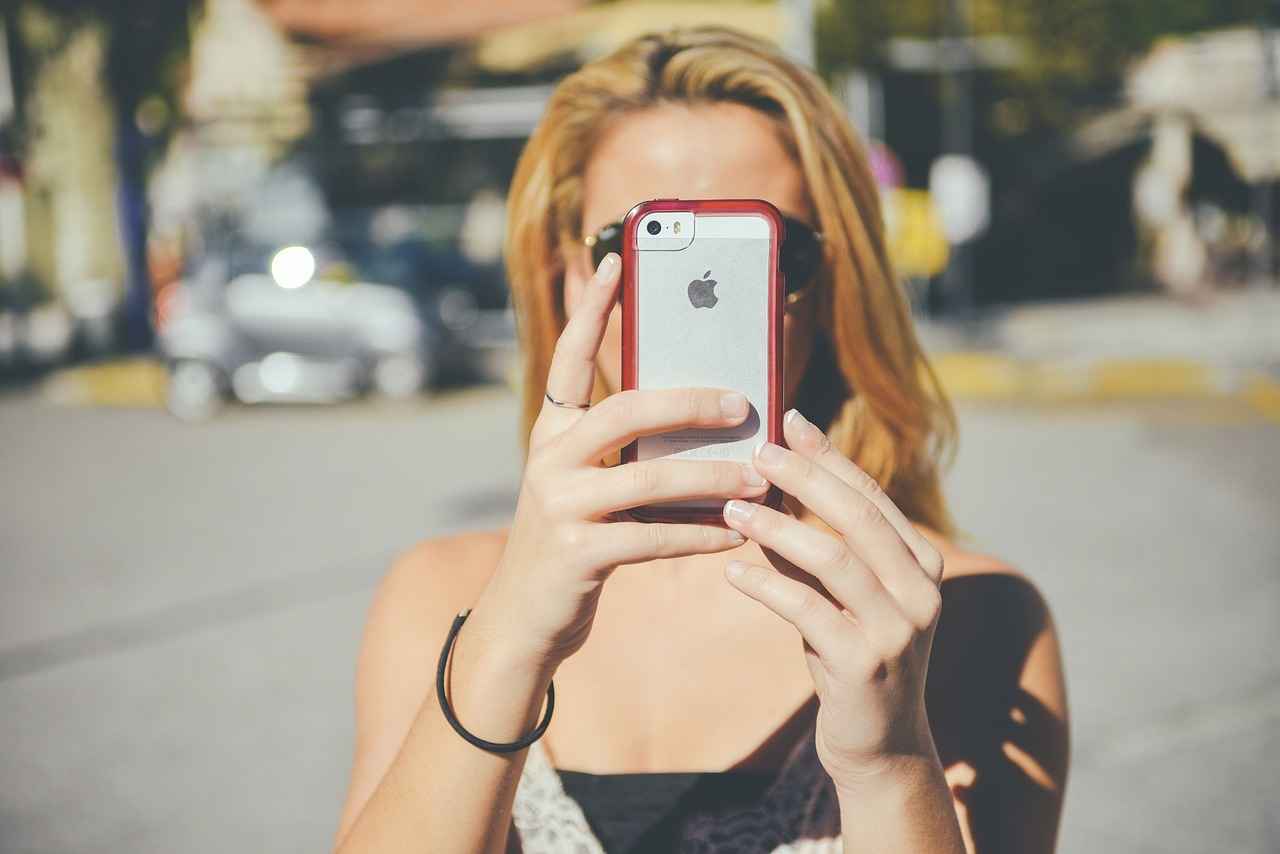 Benefits of Using a Phone and Card Holder Case