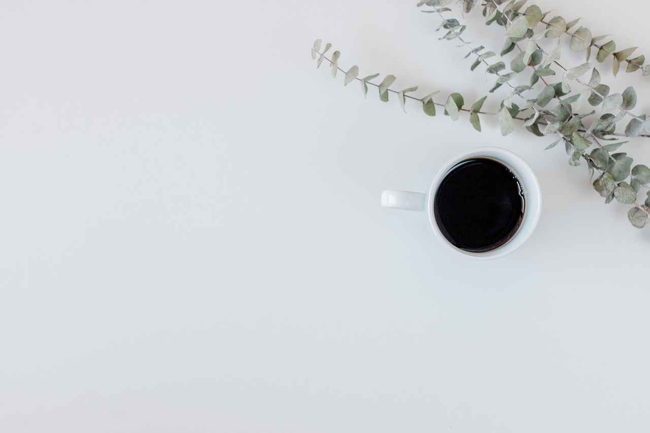 How to Organize Your Workspace with Phone Holders