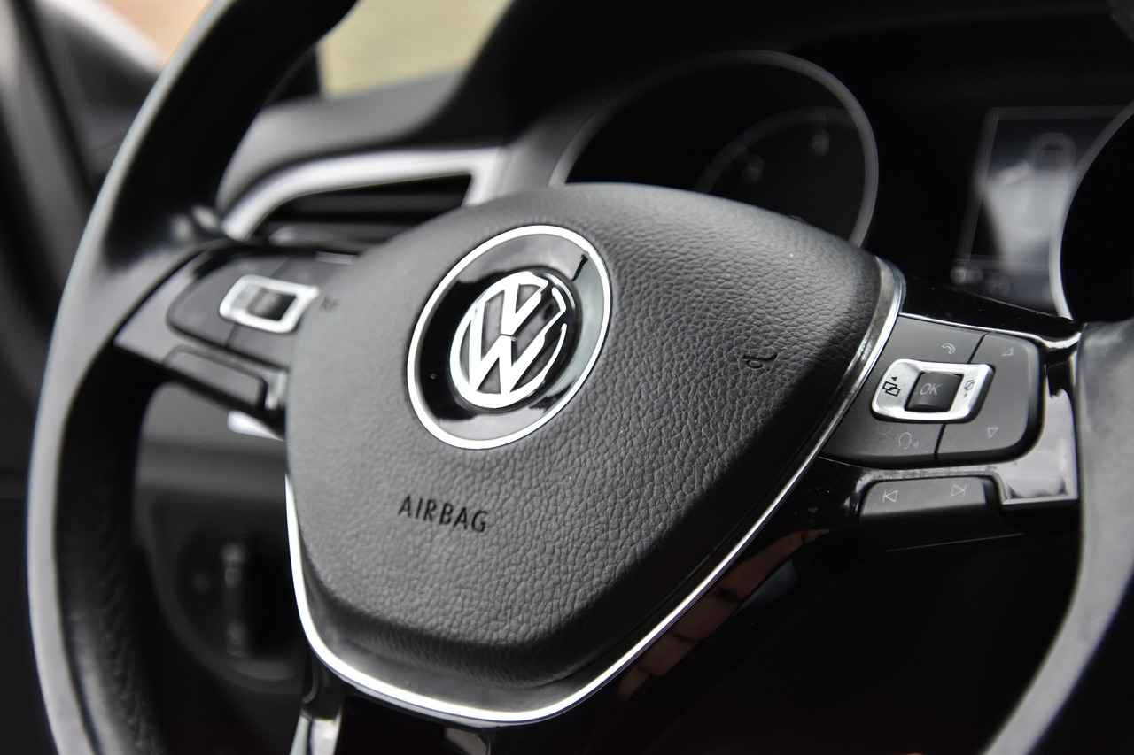2. Benefits of Using Steering Wheel Phone Holders