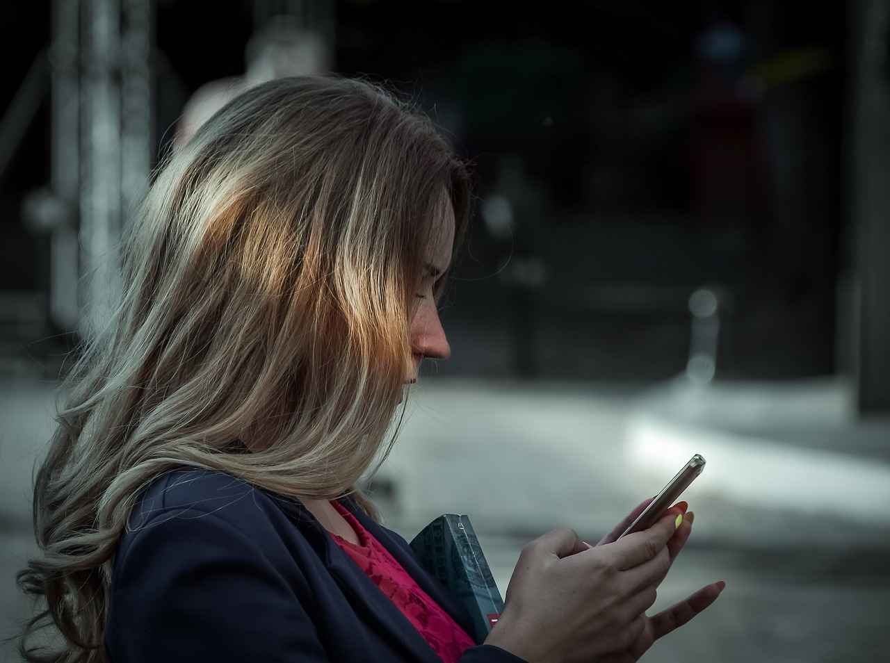 Best Brands in Automatic Phone Holders