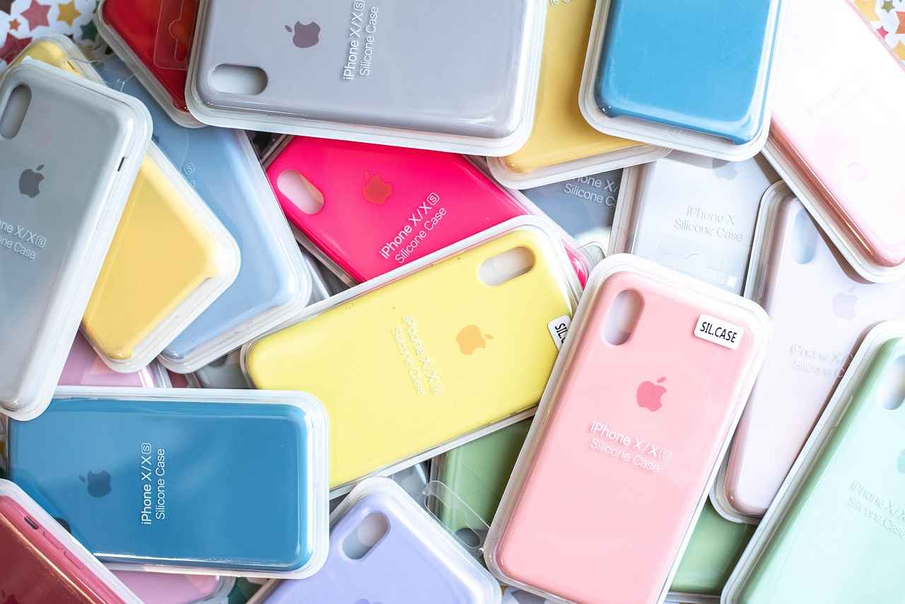 Types of Dash Phone Holders
