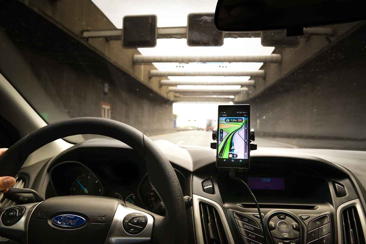 Features to Look for in a Car Phone Holder
