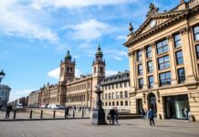 Exploring Liverpool: A Blend of History, Culture, and Modern Vibrancy Exploring Liverpool: A Fusion of History, Culture, and Contemporary Liveliness