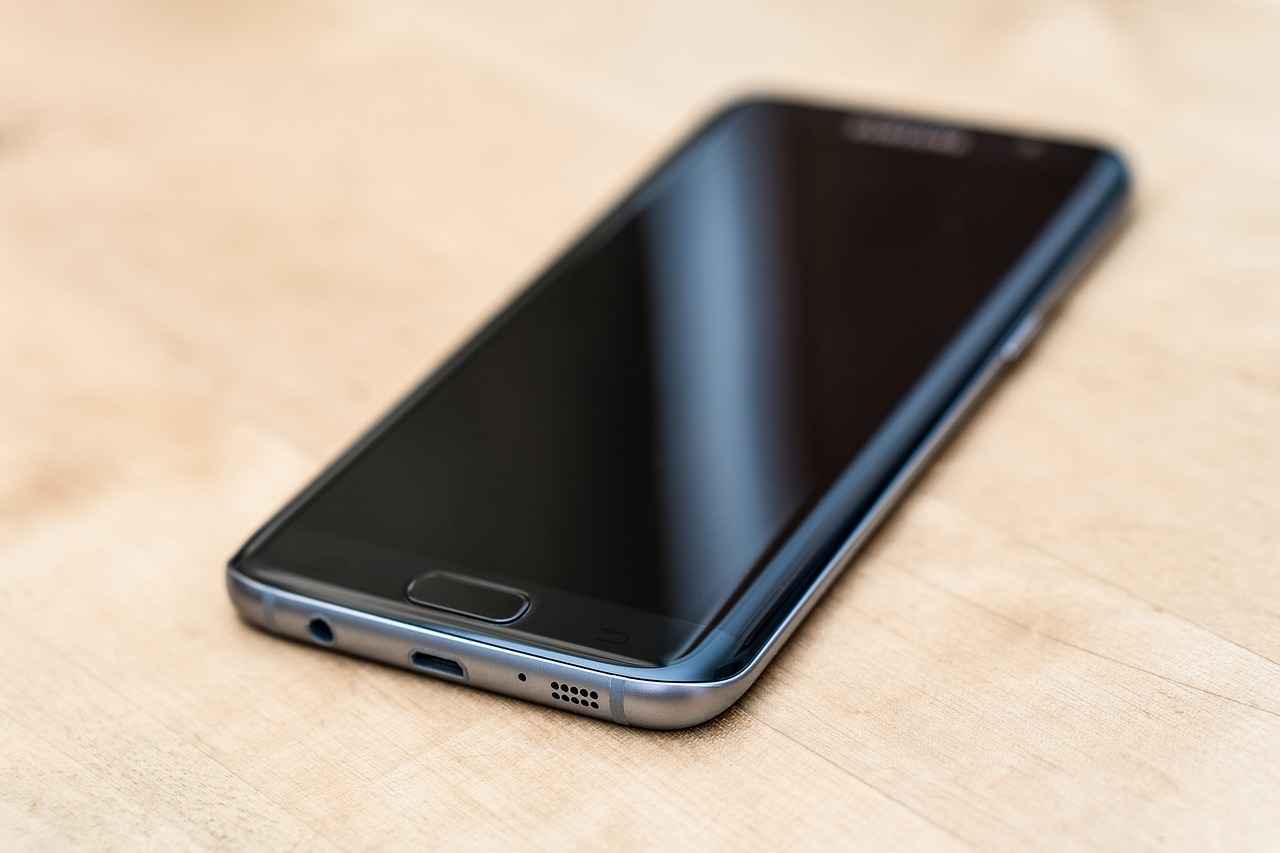 What Are Bed Holders for Phones?
