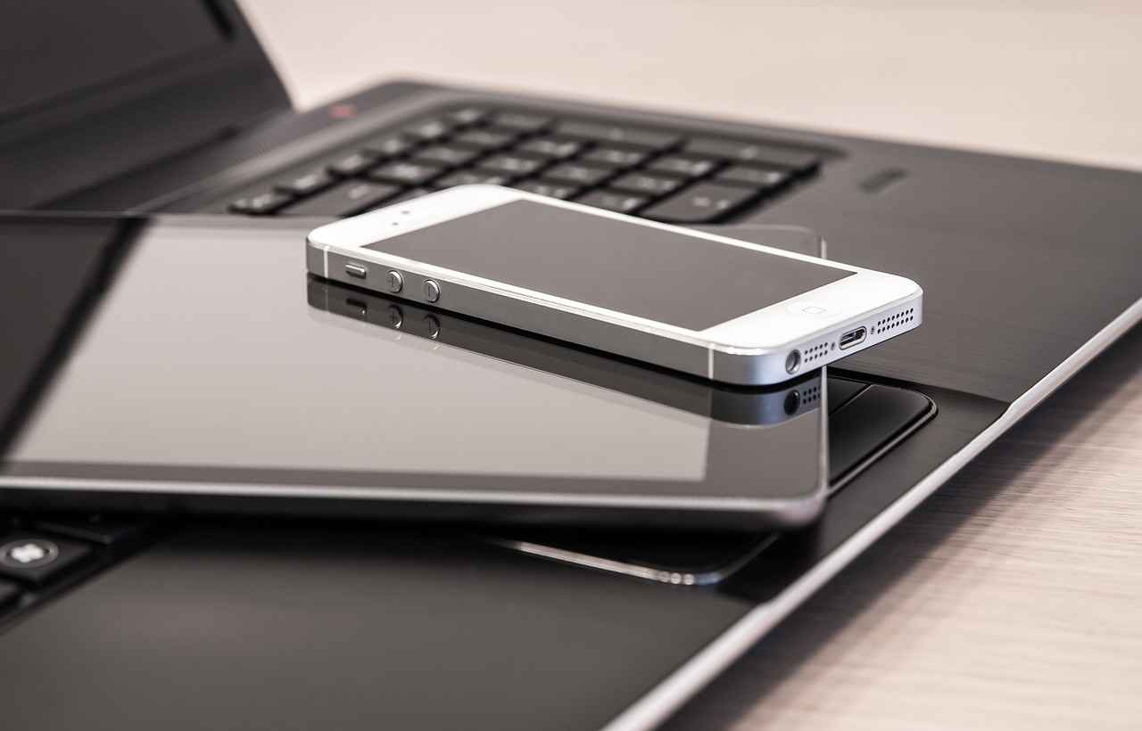What Are Magnetic Cell Phone Holders?