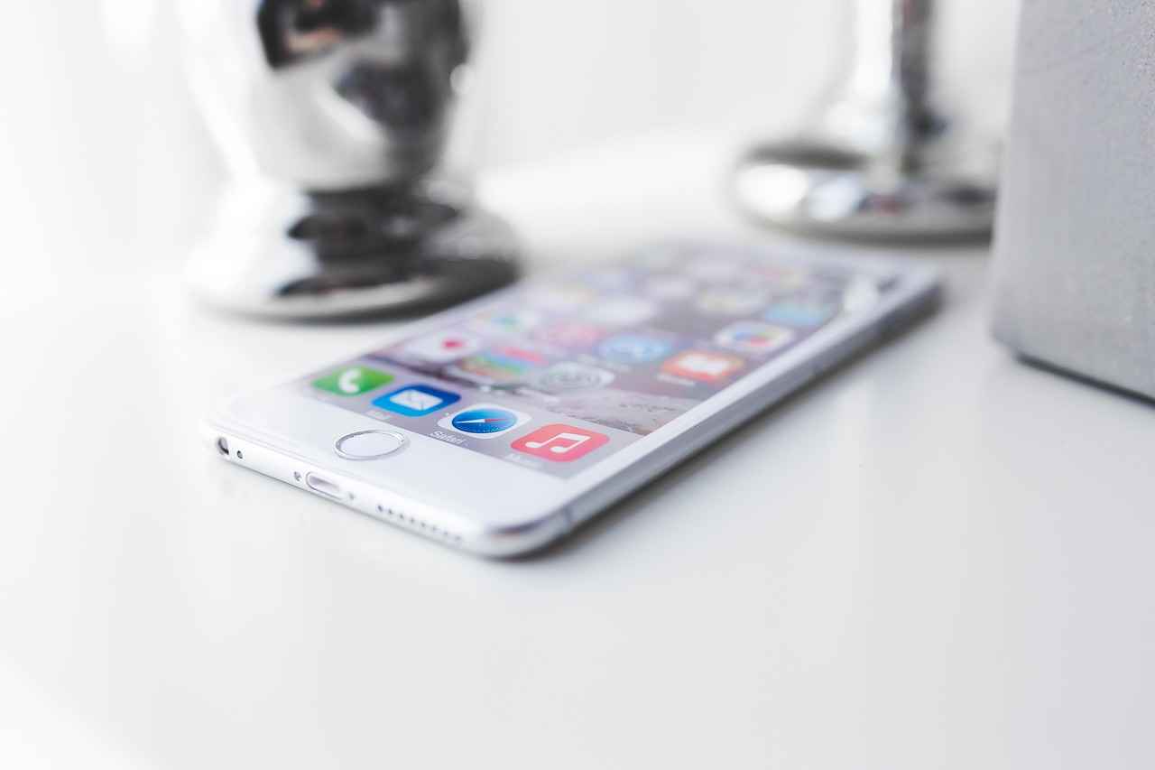 The Best Cell Phone Holders for Every Purpose You Can Think Of