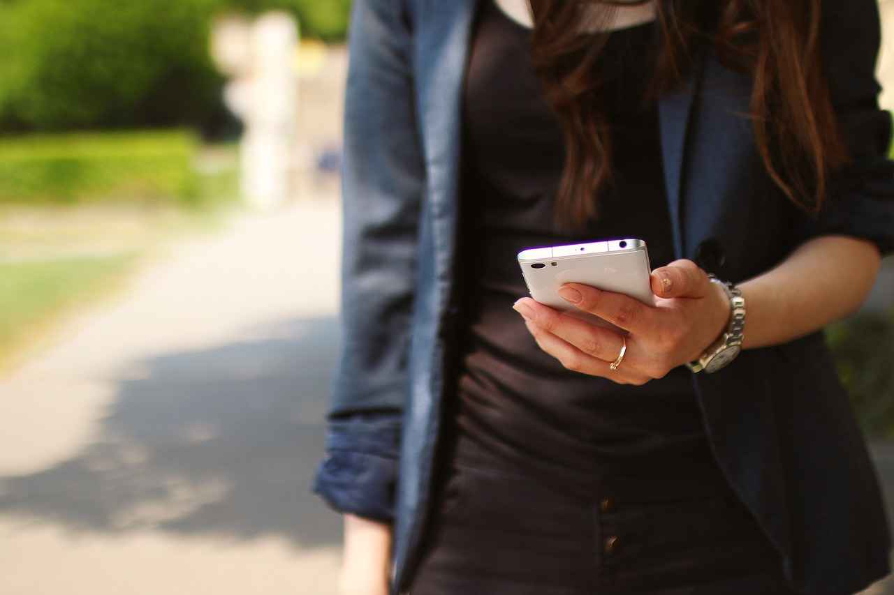 8. Future Trends in Phone Holder Technology